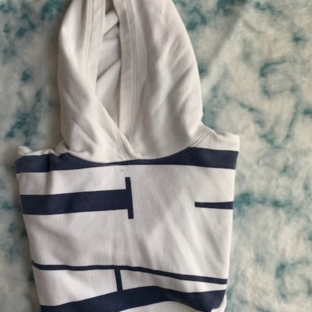 Women's Graphic GAP Hoodie